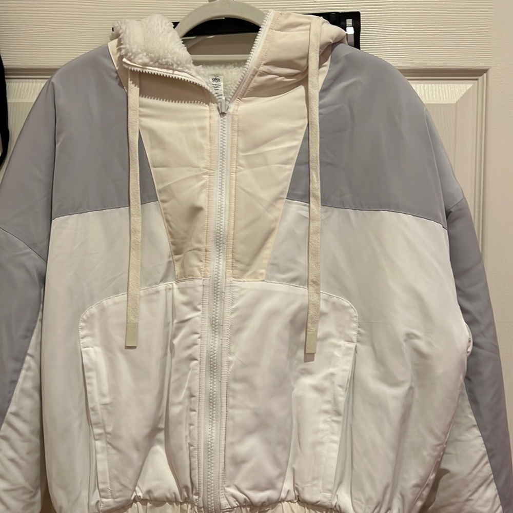 Alo yoga jacket